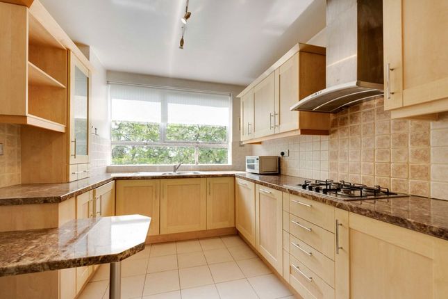 119, High Mount, London photo 2