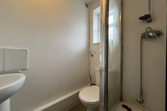 Flat 3, 1A Inverness Road, Southall photo 5