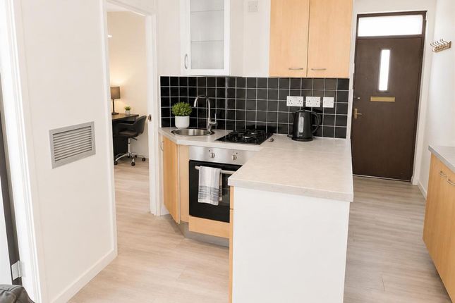 13 Hodister Close, London photo 3
