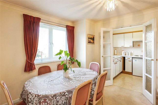 17, Giles Court, West Bridgford photo 3