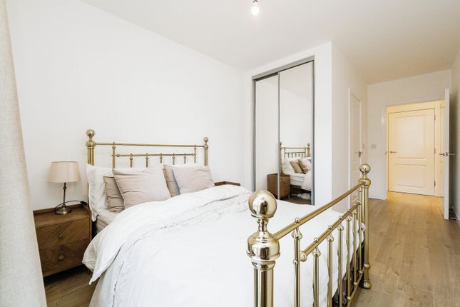 Flat for sale in Whittle Drive, Hornchurch
