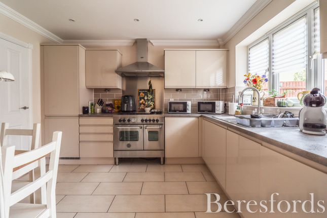 37, Woodlands Walk, Essex photo 4