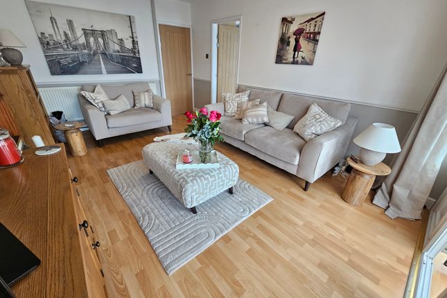 57, Bideford Drive, Manchester photo 3