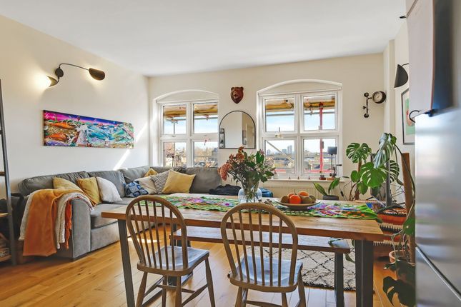 8 Manbey Park Rd, London photo 2