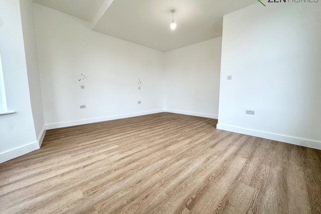 56a Nags Head Road, Enfield photo 3