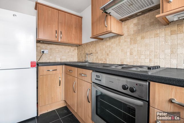 89, Buckingham Avenue, Greenford photo 3
