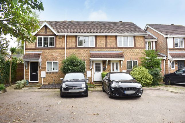 Thumbnail Terraced house to rent in Danesfield Close, Walton-On-Thames