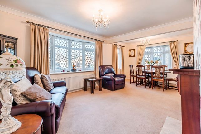 26b De La Bere Crescent, Burbage photo 3
