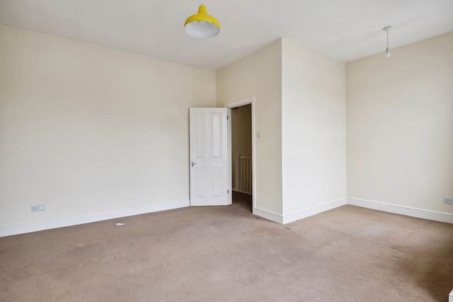 Flat for sale in Tremaine Road, London