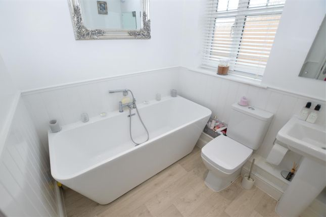 4 Bed Detached House For Sale In French S Gate Dunstable Lu6 Zoopla