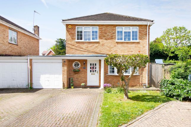 Thumbnail Country house for sale in Mountfield Close, Meopham, Gravesend, Kent