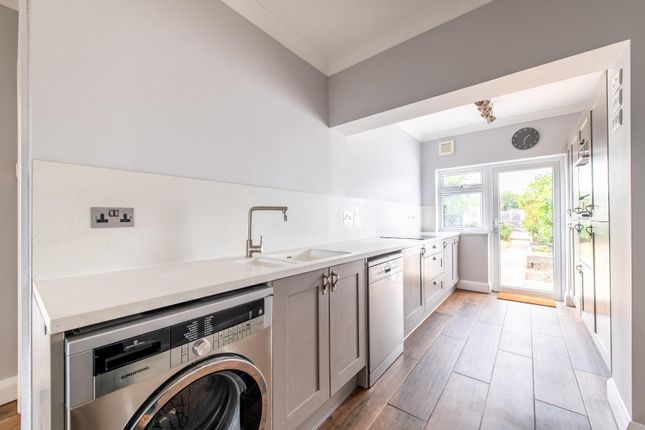 10A, Lewis Road, Gravesend photo 4
