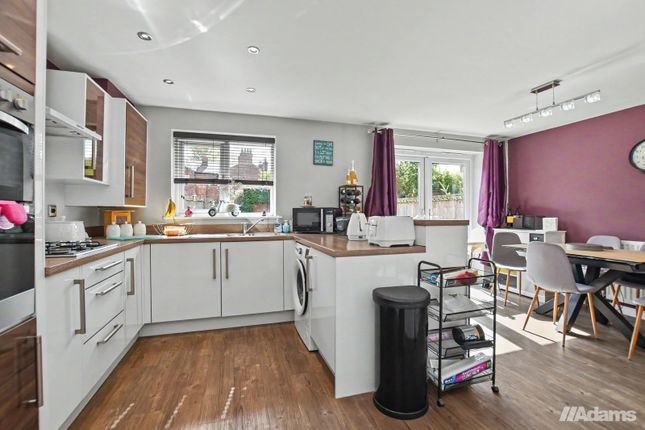 23, Wade Avenue, Warrington photo 2