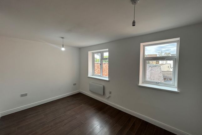 Flat 2, 42 King Street photo 3