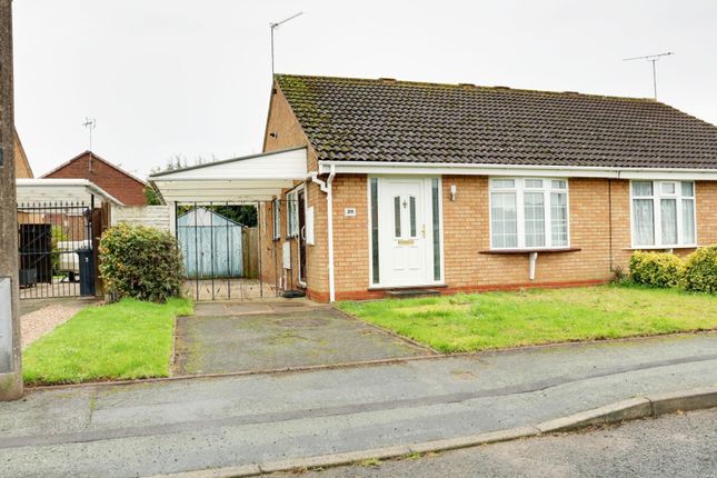 Thumbnail Cottage to rent in Leybourne Crescent, Pendeford, Wolverhampton