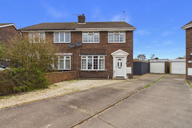 3-bed house on 22, Cedar Wood, Gilberdyke, £198,500