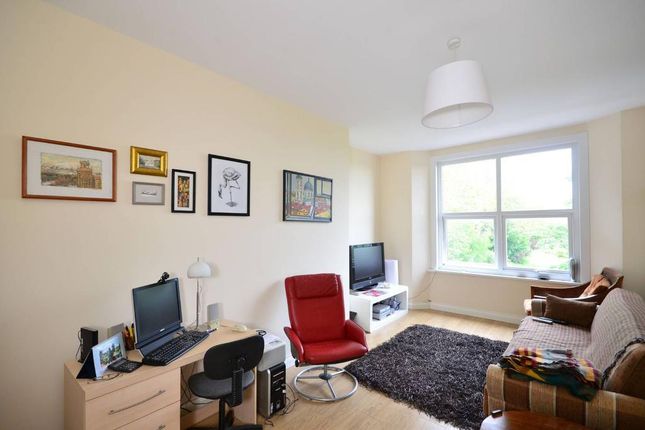 Thumbnail Flat to rent in Mountview Road, Stroud Green, London