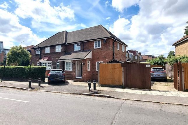 56, Western Avenue, Acton, London photo 3