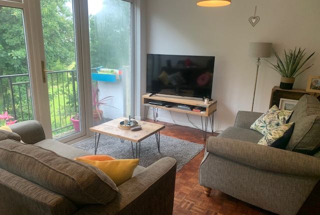 2 bed flat to rent in The Mount, Cardiff Road, Llandaff, Cardiff CF5