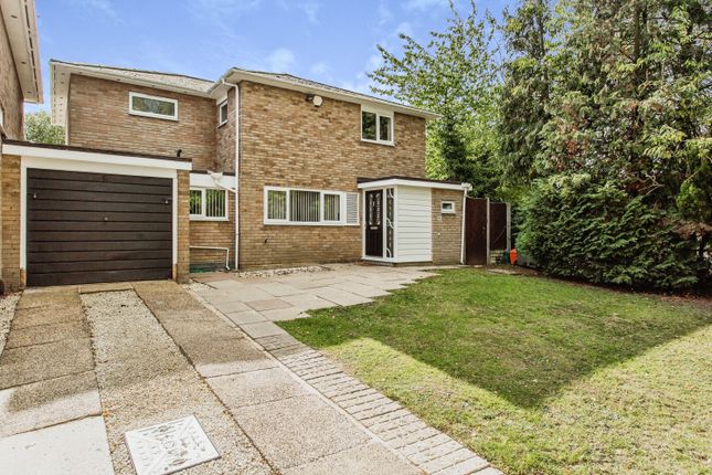 Detached house for sale in Edgecotts, Basildon