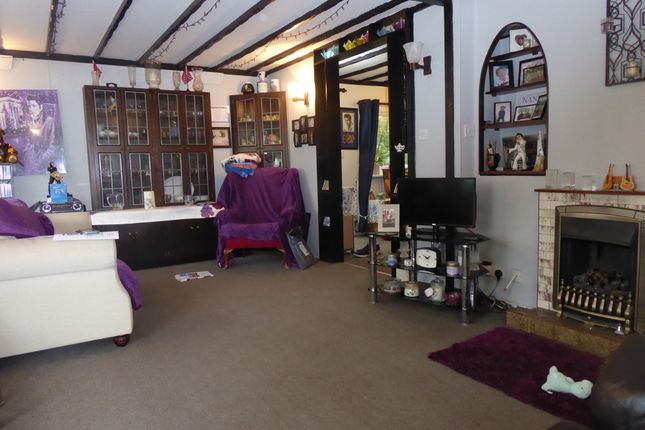 17, Kingsmead Park, Elstead, Godalming photo 4