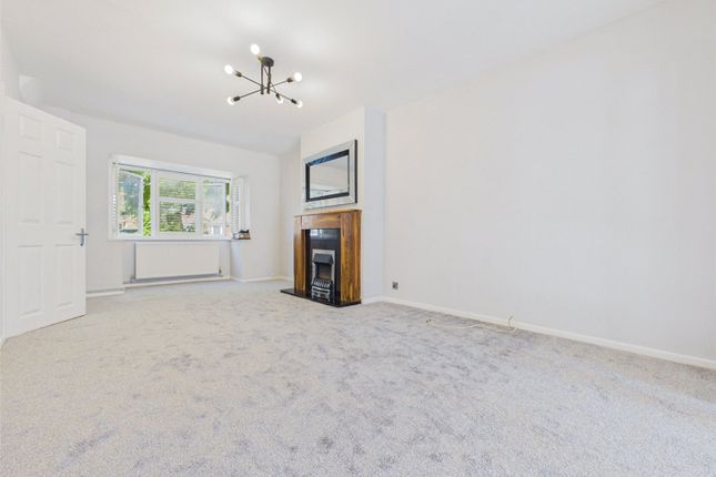 33, Blackthorn Avenue, Middlesex photo 2