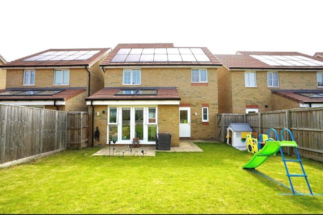 5, Serenity Close, Wakefield photo 4