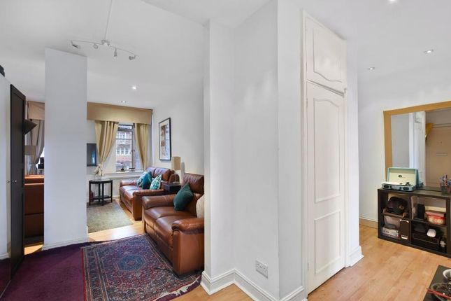 43a, Oakwood Court, Abbotsbury Road, London photo 2