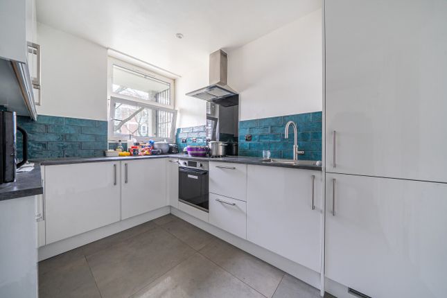 12, Compton Close, London photo 2