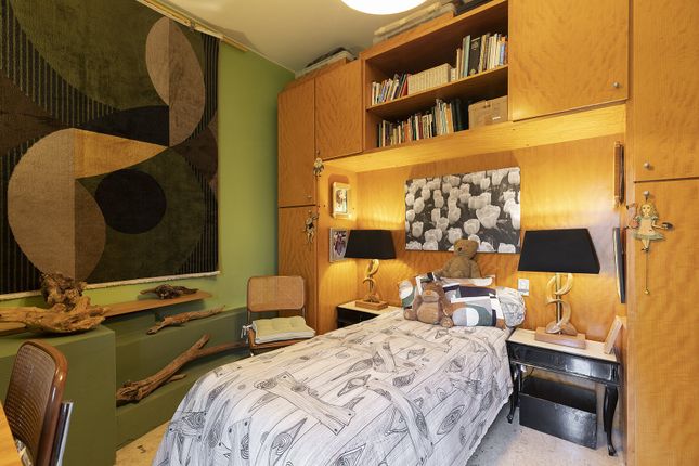 Apartment for sale in Lakeshore Apartment, Via Borgonuovo, Nesso, Lake Como