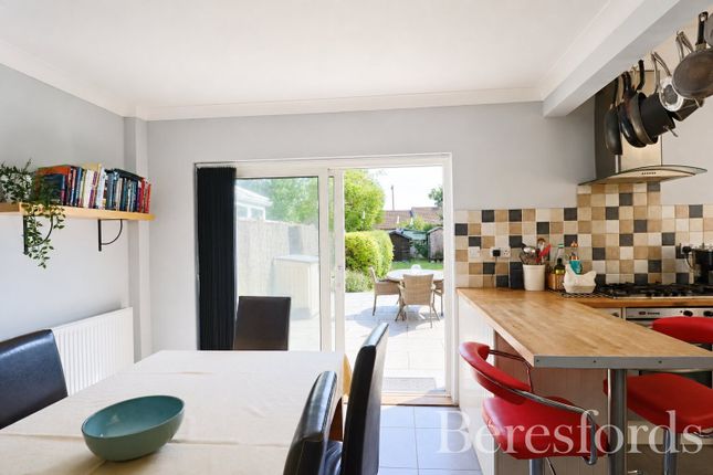 57, Woodhall Road, Essex photo 4