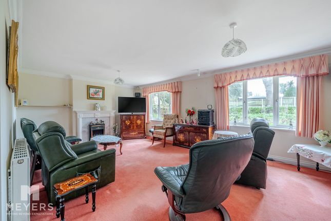 Oaklands, 39 Albert Road, Ferndown photo 5