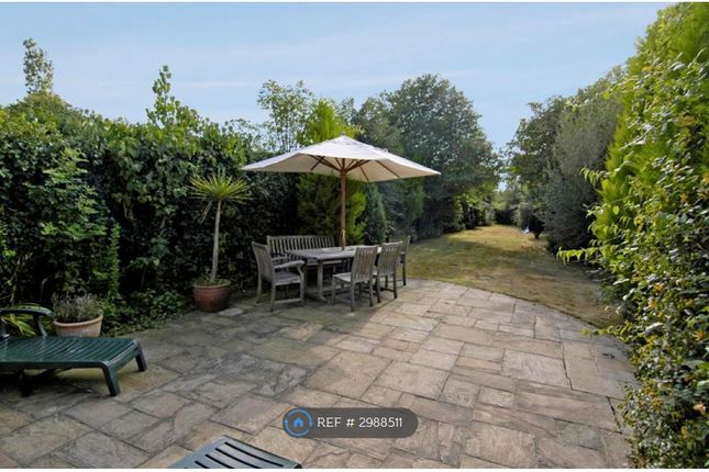 Sharps Lane, Ruislip photo 3