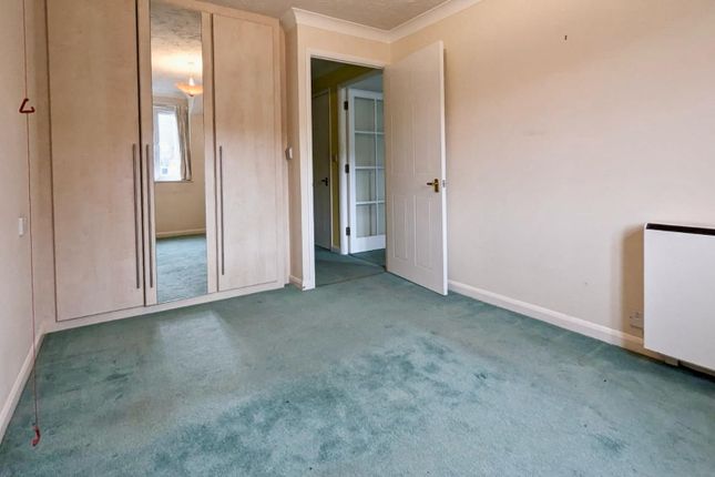 Flat for sale in Findon Road, Findon Valley, Worthing