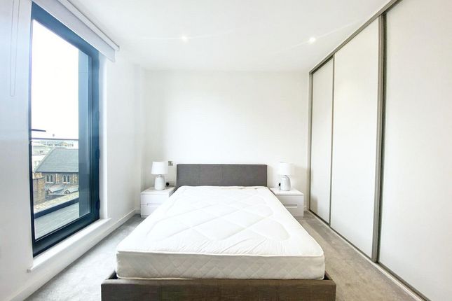 Flat for sale in 12 Dock Street, London