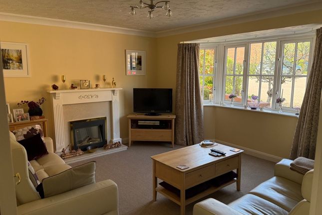 14 Dunley Way, Bishopdown, Salisbury photo 2