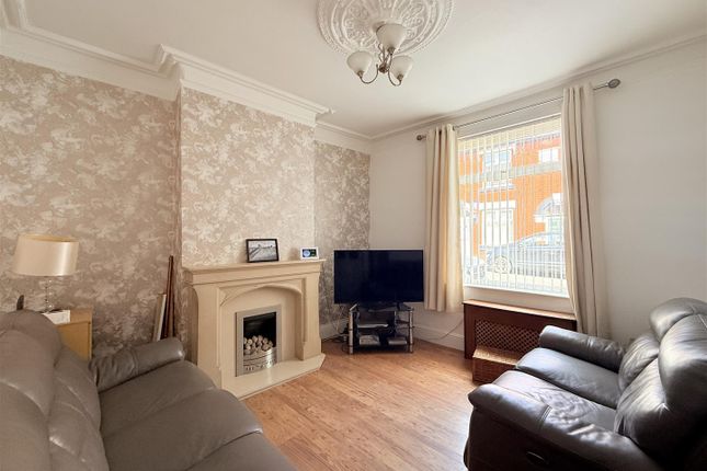 43, Elizabeth Street, Ashton-Under-Lyne photo 2