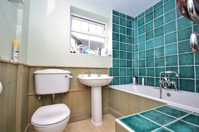 257, Worplesdon Road, Surrey photo 5
