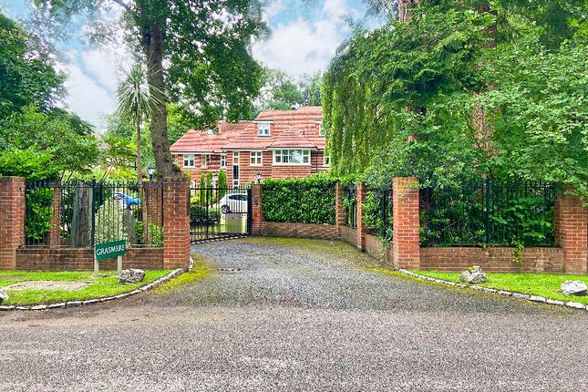 6, Grasmere, Camberley photo 2