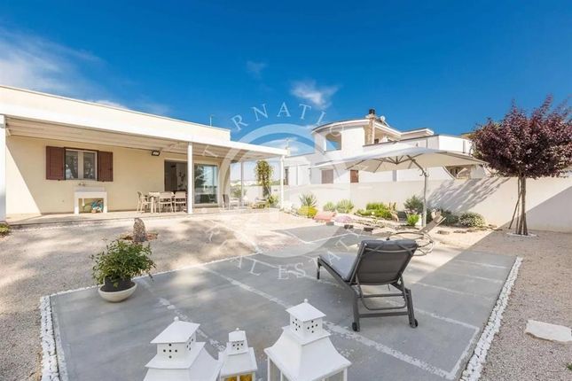 Villa for sale in Matino, Puglia, 73046, Italy