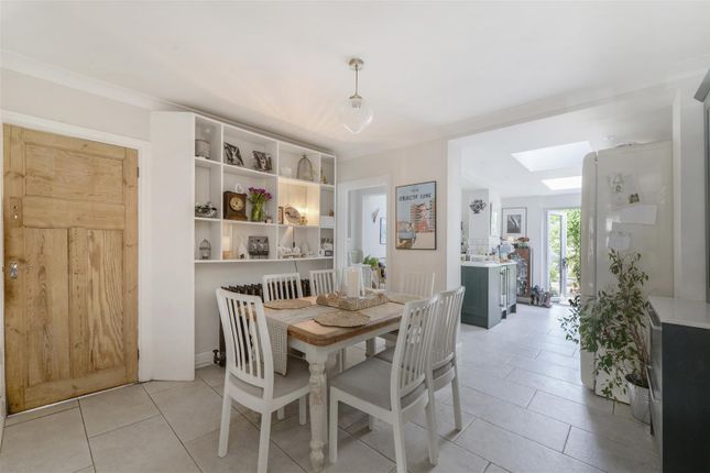 128, London Road, Allington photo 4