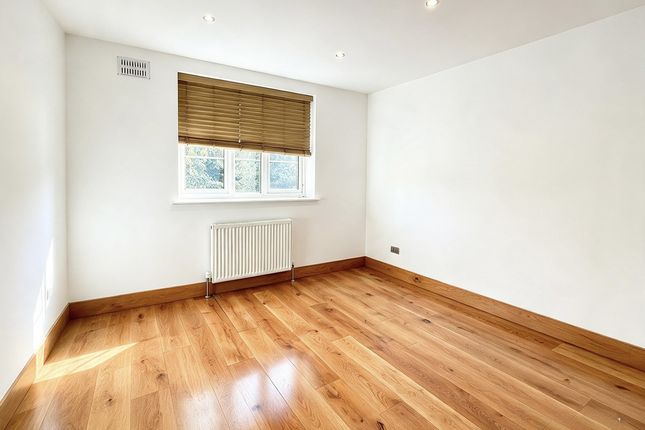 46 Cecil Court, Addiscombe Road, Croydon photo 3