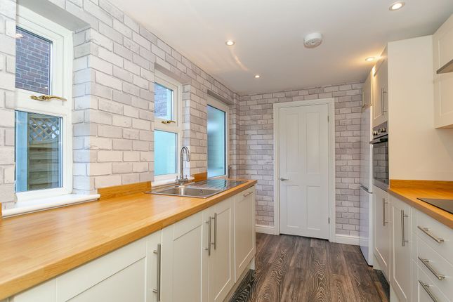 24 Albert Place, Harrogate photo 2
