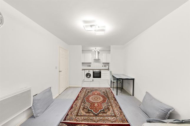 26, Bennett Close, Hounslow photo 4
