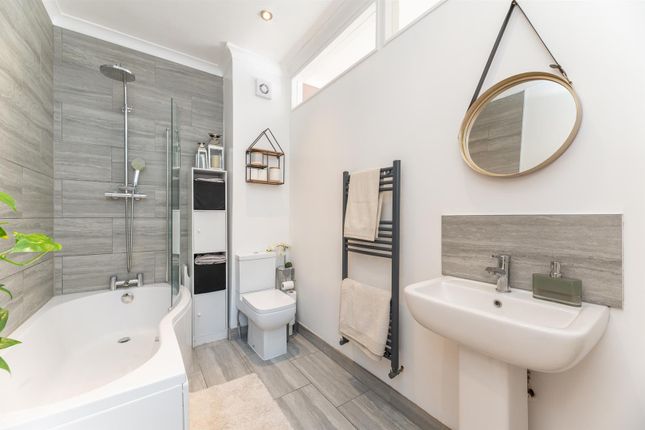 8, Granville Place, Otley photo 4