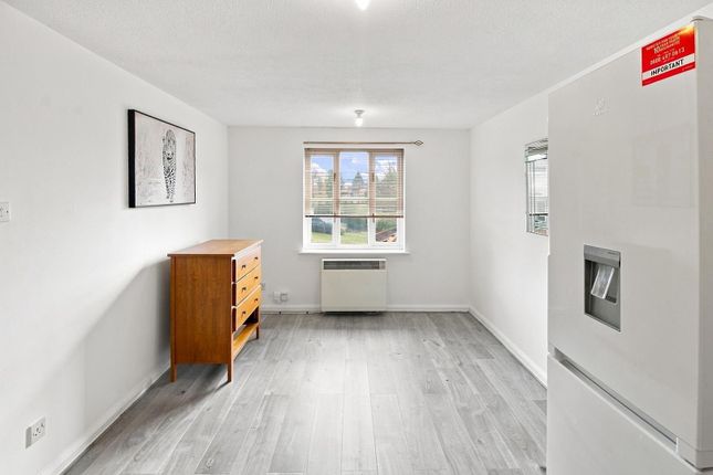 29, Highgrove Mews, Grays photo 3