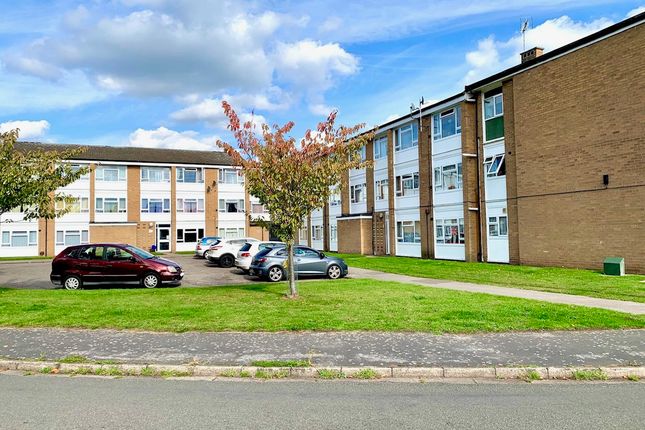 85, Camwood Crescent, LINCOLN photo 2