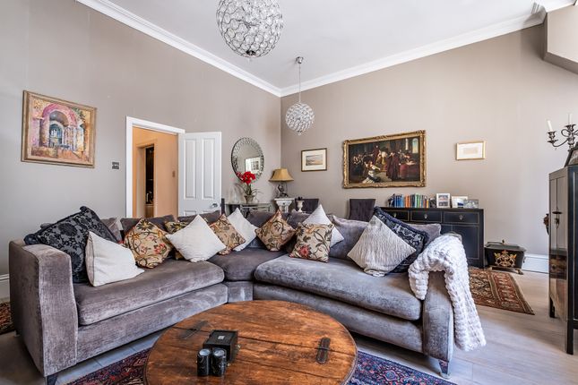Flat J, 13-15, Gloucester Street, London photo 4