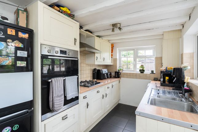 7, Bailey Road, Dorking photo 3