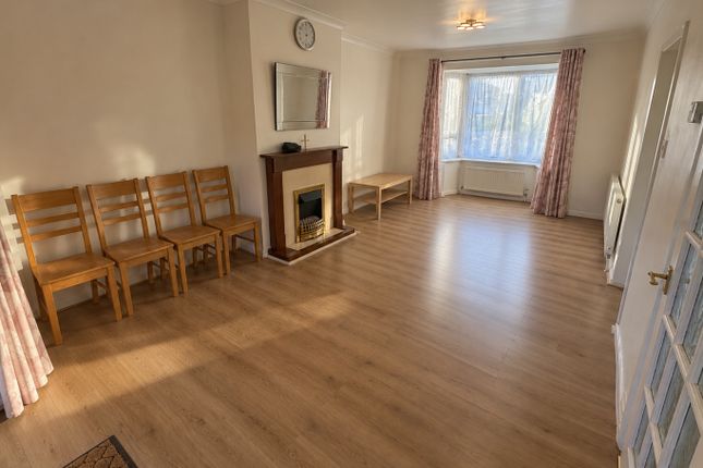 Luton, Bedfordshire photo 3